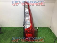 Price reduction! Nissan
[1146-391R]
Days
tail lamp
Right only