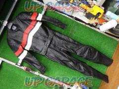 RAVINE
TA83-006
Separate racing suit
Leather jumpsuit
L size