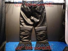 Size: 4L
MOTOFIELD
Leather pants
