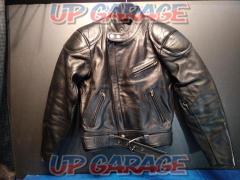 Size: L
TOBEL
Leather jacket