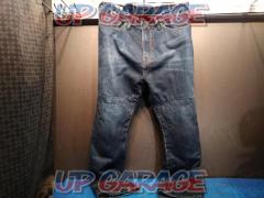 Size: Unknown
OXFORD
AA armalite jeans
straight fit
Stone wash