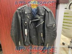 Daito
THEBIKE
Double collar leather jacket