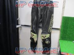 Price Cuts! Size unknown
KUSHITANI
Racing leather pants
black