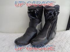 Alpinestars
SMX
PLUS
V2
Racing boots
Black / Grey
45 size (29.5cm)