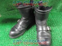 KADOYA BLACK
ANKLE
Short leather boots
Size: Unknown (actual outsole length 29cm)
