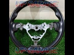 Toyota genuine
Noah / Voxy / Harrier
Genuine leather steering wheel