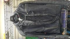 M size HELD
Leather jacket
