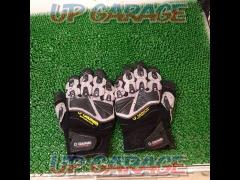 Size: S
GOLDWIN
Riding Gloves