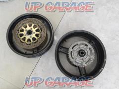 SUZUKIGSX1300R genuine wheels
Set before and after
black