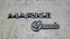 Toyota
GX71
Mark II Grande emblem
2 coset