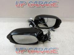 Toyota
18 series Crown Majesta
The previous fiscal year?
Genuine door mirror
Right and left