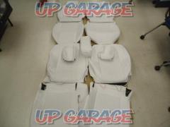 Bellezza
Casual seat cover
[white]
14 split
X02251
