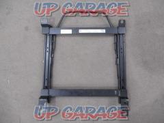 BRIDE (Brid)
Seat rail
For RH (driver's seat) side
[Fairlady Z / Z34]
Product number: N161