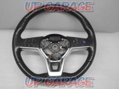 Nissan genuine
ZE1
Reef
Genuine leather steering wheel