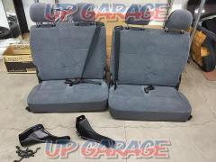 Toyota
Hiace 200 system wide
10-seater 4th row seat