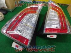 Toyota genuine (TOYOTA) Prius (30/late) genuine
Tail lens / tail lamp / finisher lamp
Right and left