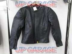 BUGGY
Leather jacket