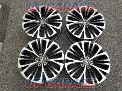 Toyota genuine
Yaris Cross
Z grade genuine aluminum wheel