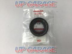 Honda genuine
Oil seal