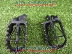 DRC wide foot pegs
For off-road
Product number: D48-02-507
Right and left