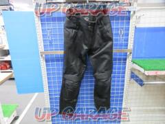KUSHITANI leather pants
Size L / 4W
Waist flat approx. 41cm Inseam approx. 76cm
Boots out