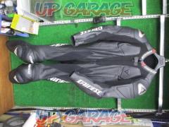 DAINESE
1513281
Racing suits
MFJ Certified
Size 46
Leather jumpsuit