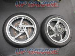 HONDA genuine wheel front and rear set
Removal of CBR 250 R (MC 41)