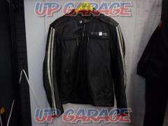 TRIUMPH Size: L
Leather jacket