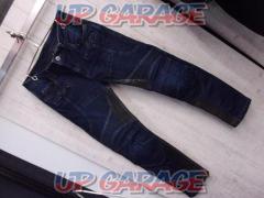 DEGNER Size: L
Denim trousers with genuine leather heat guard