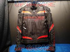 Size: M
BJ-NA2151SPL
Nylon jacket (with padded inner)
Color: Black / Red