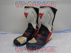 DAINESE (Dainese)
NEXUS
Racing boots
Black / White
40 size (equivalent to 26.5cm)