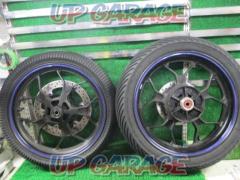 YAMAHA genuine wheel front and rear set
Equipped with DUNLOP rain tires
YZF-R25 (RG10J)