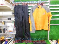 RSTaichiRSR045
Drymaster rain suit top and bottom set
Orange color
Size: WM (Ladies M)
