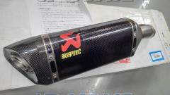 AKRAPOVIC slip-on
carbon
■ Kawasaki
YZF-R25
14-15/R3
15-