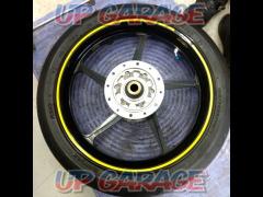 Translation
GALESPEED
TYPE-R front wheel
YZF - R1 ('98 - '99)