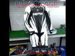 Size
56
BERIK
GP-RACE
Racing suits