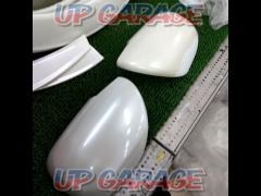 Unknown Manufacturer
Door mirror cover
Hiace 200