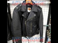 Size 40
HarleyDavidson
Screamin
Eagle
Club
Leather jacket