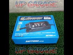 DAYTONA (Daytona)
Switching battery charger
Product code: 94427