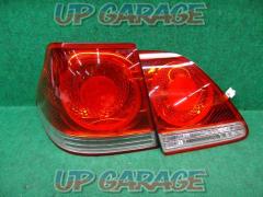 Toyota left
18 series Crown Athlete late genuine tail lens