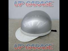 Size free Manufacturer unknown
Half helmet/half cap silver