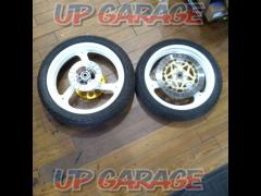 Price reduced YAMAHA
TZ125
4JT
Wheel
Set before and after