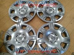 TOYOTA
Hiace 200 series
50th
Set of 4 anniversary genuine wheel caps only