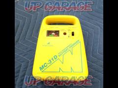 Translation
MARUHAMA
MC-31D
Battery Charger
yellow