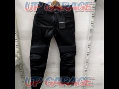 KADOYATCS-PANTS2
Leather pants
Size M