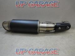 Unknown Manufacturer
Carbon slip-on silencer
■KTM
Used in Duke 390