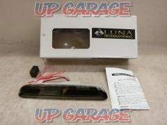 LUNA
black hole high mount stop lamp
■200 series Hiace
1/2/3 type for the previous term