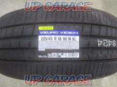 DUNLOP
VEURO
VE304 (with special sound absorbing sponge)