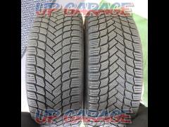 Studless MICHELIN X-ICE
SNOW
225 / 45R18