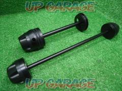 Unknown Manufacturer
(BMW
R
nineT
’14-’19)
Axle slider
Set before and after
Unused
X03049